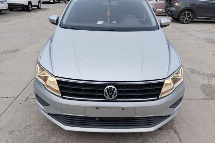 Used Volkswagen Jetta 2017 1.5L Manual Fashion Edition Front