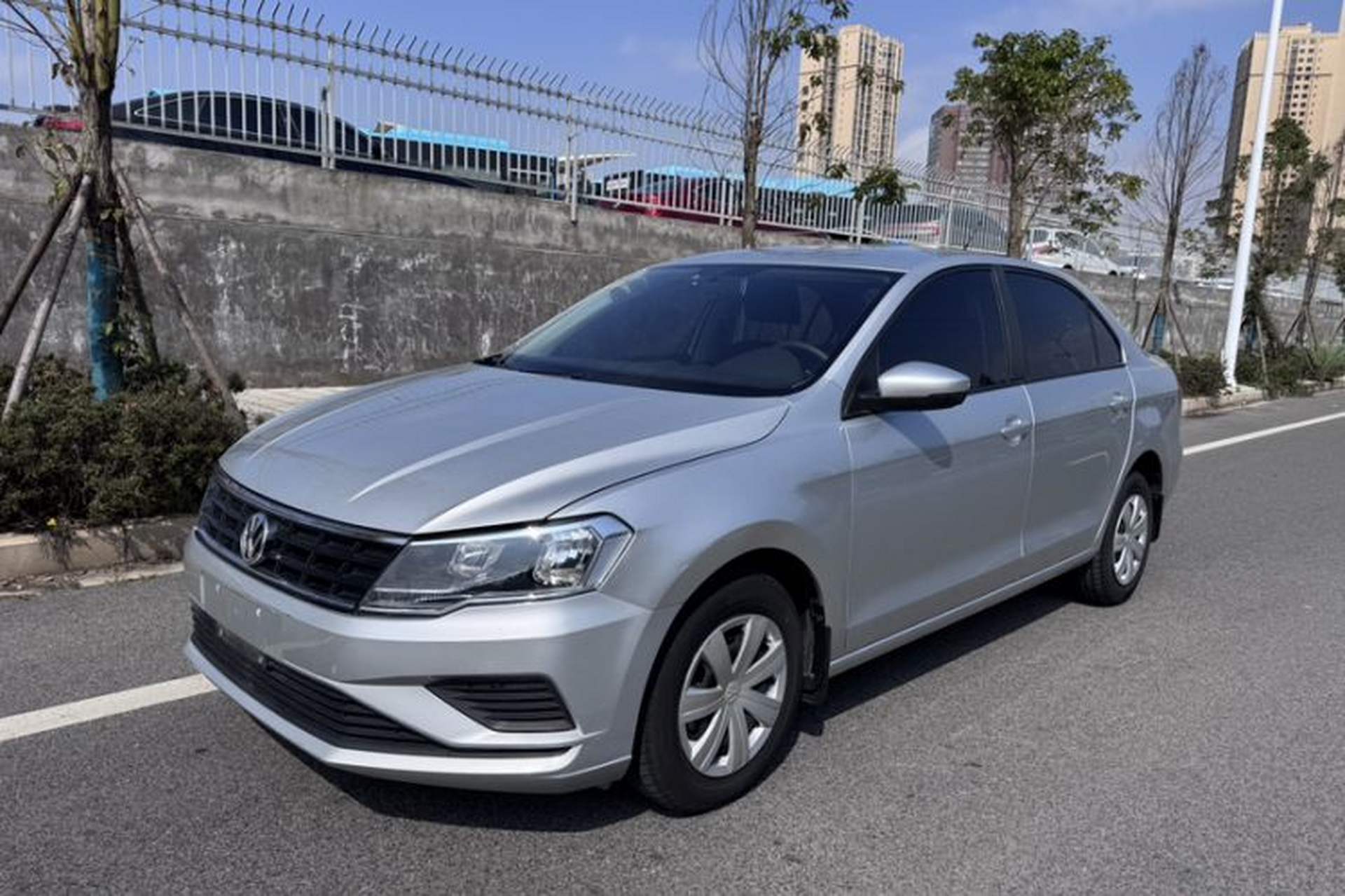 Used Volkswagen Jetta 2017 1.5L Manual Fashion Edition Front Left 45 Deg