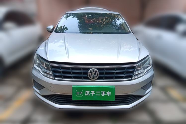 Used Volkswagen Jetta 2017 1.5L Manual Fashion Edition Front