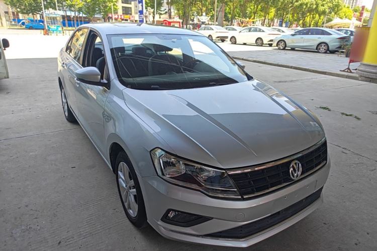 Used Volkswagen Jetta 2017 1.5L Automatic Comfort Model Front Right 45 Deg