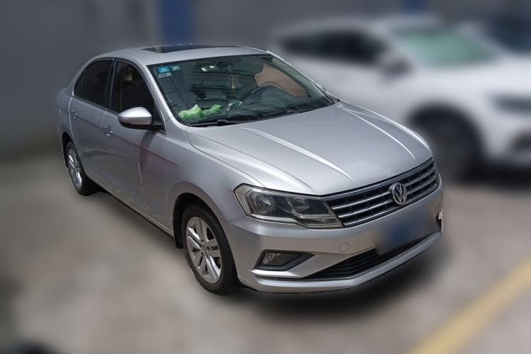 Used Volkswagen Jetta 2017 1.5L Automatic Fashion Model Front Right 45 Deg