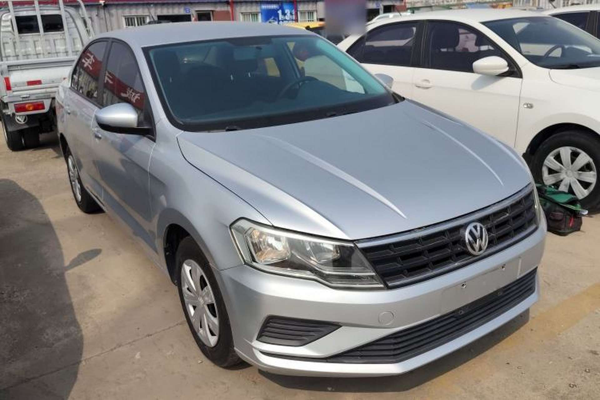 Used Volkswagen Jetta 2017 1.4L Manual Fashion Edition Front Right 45 Deg