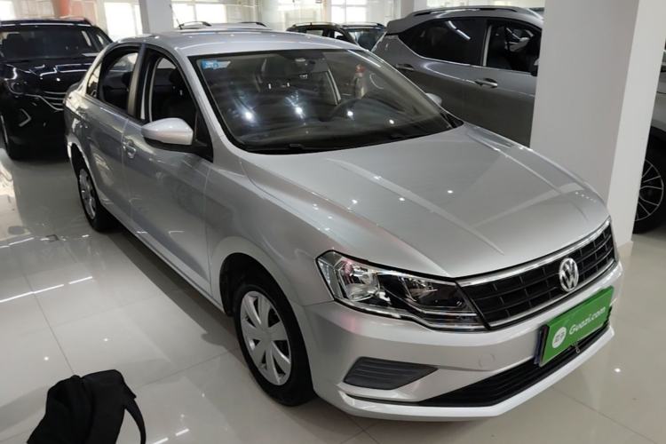 Used Volkswagen Jetta 2017 1.5L Automatic Fashion Model Front Right 45 Deg