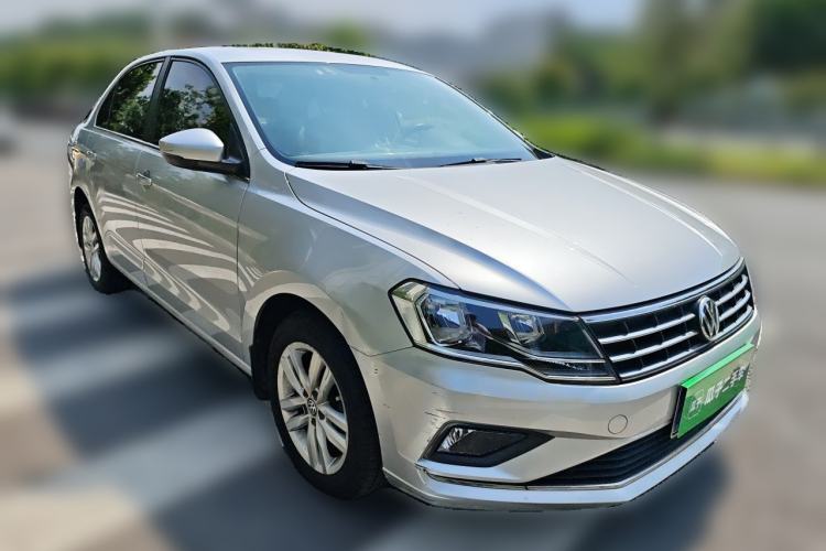 Used Volkswagen Jetta 2017 1.5L Manual Comfort Model Front Right 45 Deg