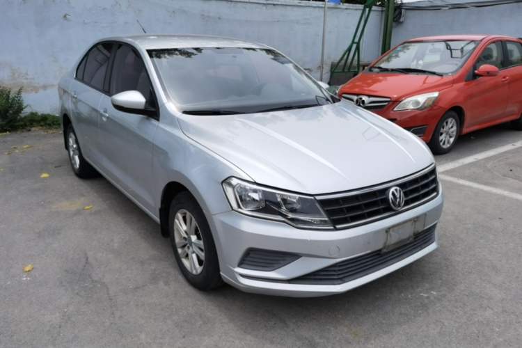 Used Volkswagen Jetta 2017 1.5L Automatic Fashion Model Front Right 45 Deg