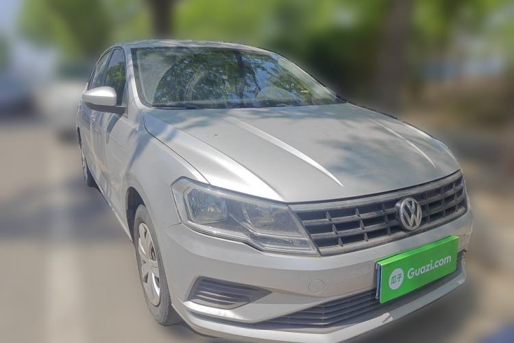 Used Volkswagen Jetta 2017 1.4L Manual Fashion Edition Front Right 45 Deg