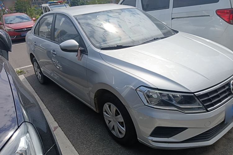 Used Volkswagen Jetta 2017 1.4L Manual Fashion Edition Front Right 45 Deg