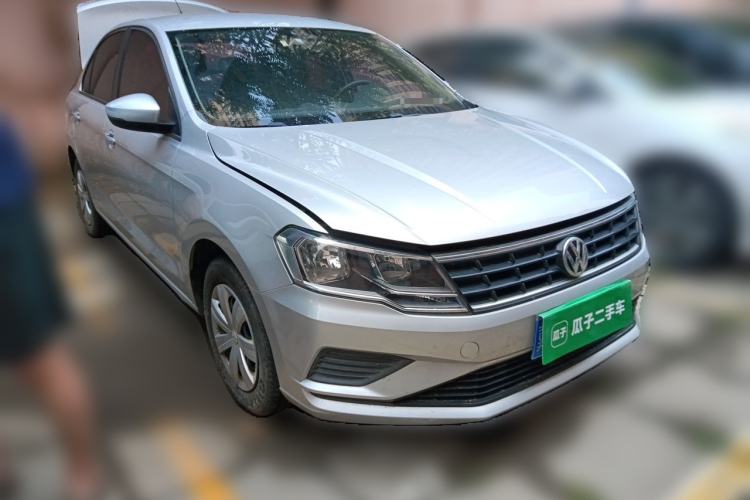 Used Volkswagen Jetta 2017 1.5L Manual Fashion Edition Front Right 45 Deg