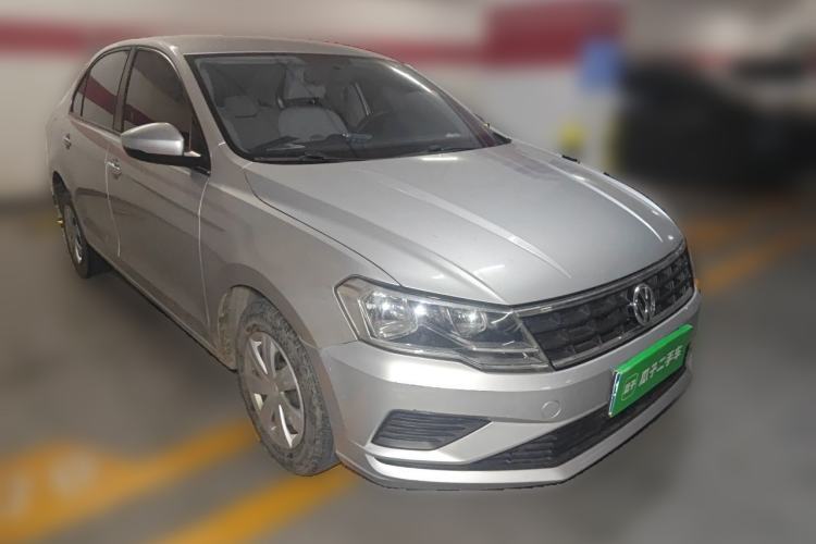 Used Volkswagen Jetta 2017 1.5L Manual Fashion Edition Front Right 45 Deg