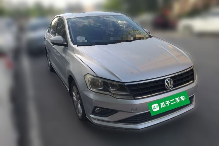 Used Volkswagen Jetta 2017 1.5L Manual Comfort Model Front Right 45 Deg