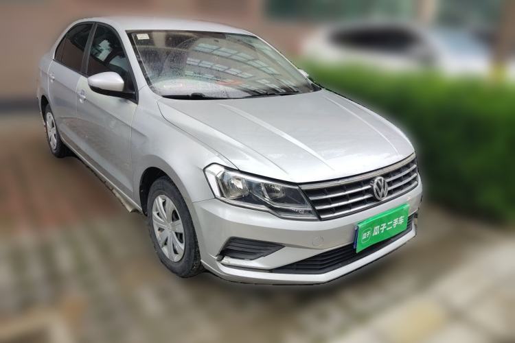 Used Volkswagen Jetta 2017 1.5L Manual Fashion Edition Front Right 45 Deg
