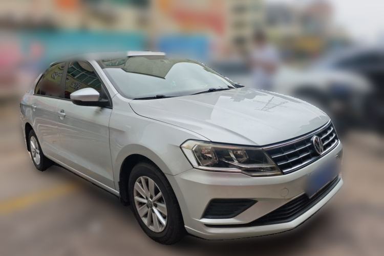 Used Volkswagen Jetta 2017 1.5L Manual Fashion Edition Front Right 45 Deg