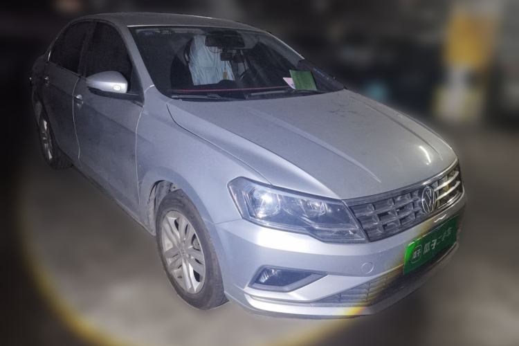 Used Volkswagen Jetta 2017 1.5L Manual Comfort Model Front Right 45 Deg