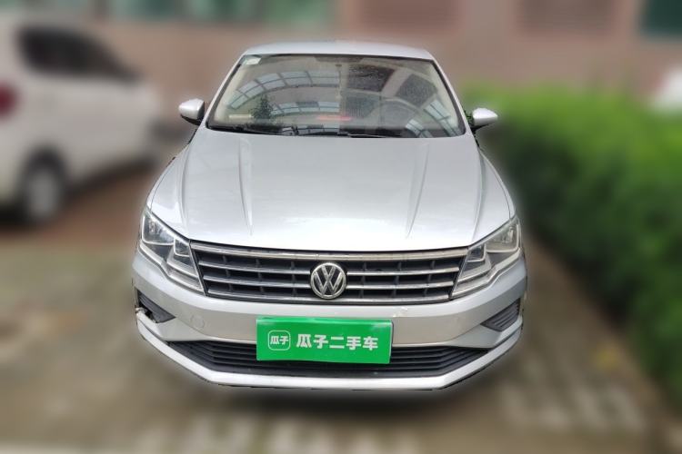 Used Volkswagen Jetta 2017 1.5L Manual Fashion Edition Front