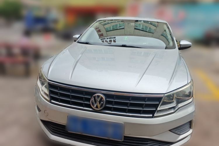 Used Volkswagen Jetta 2017 1.5L Manual Fashion Edition Front