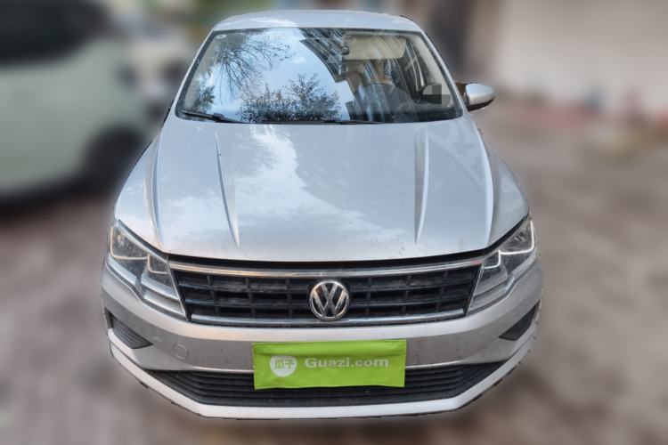 Used Volkswagen Jetta 2017 1.5L Manual Fashion Edition Front