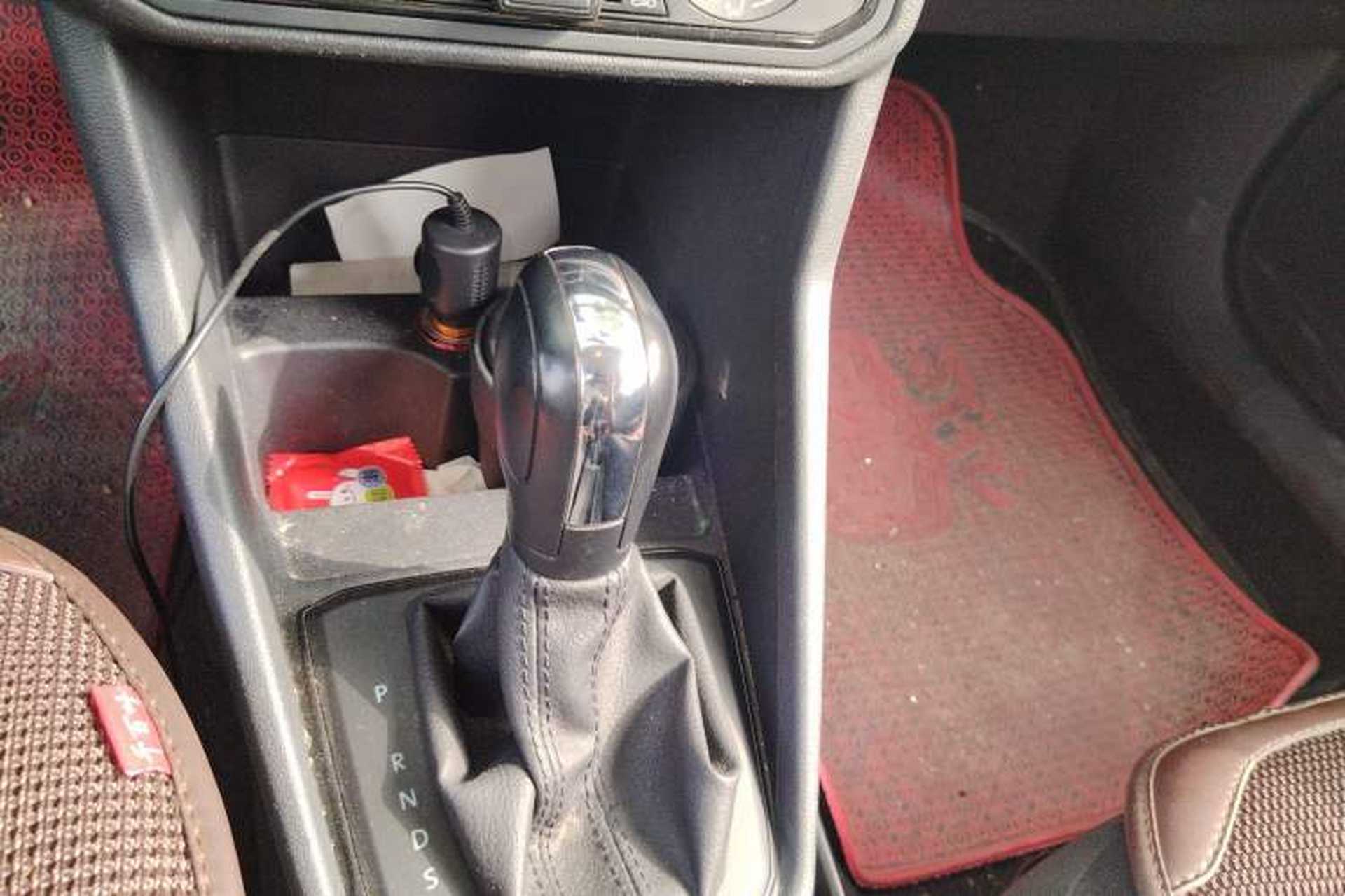Used Volkswagen Jetta 2017 1.5L Automatic Fashion Model Gear Lever