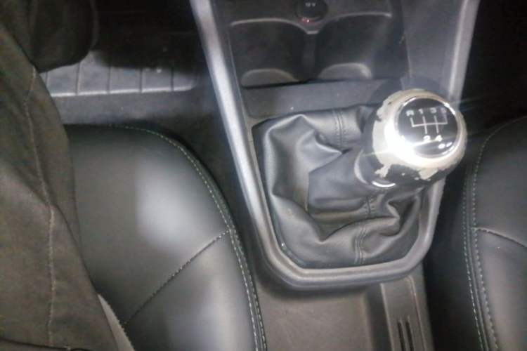 Used Volkswagen Jetta 2017 1.4L Manual Fashion Edition Gear Lever
