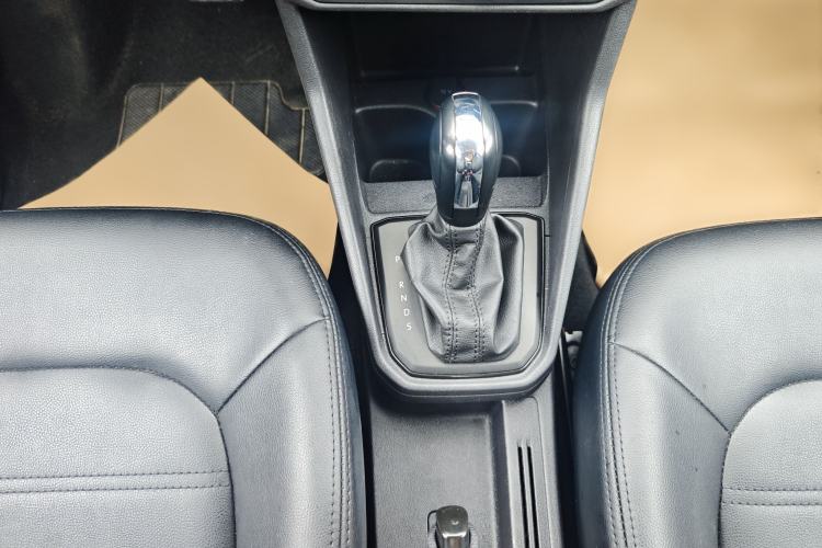 Used Volkswagen Jetta 2017 1.5L Automatic Fashion Model Gear Lever