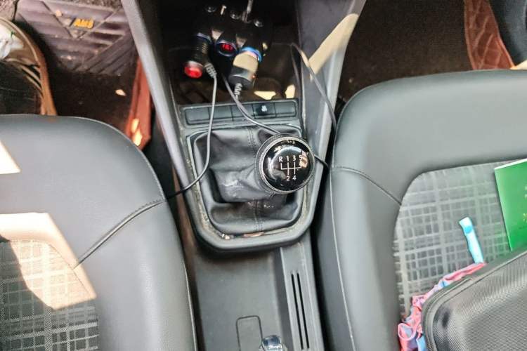 Used Volkswagen Jetta 2017 1.5L Manual Comfort Model Gear Lever