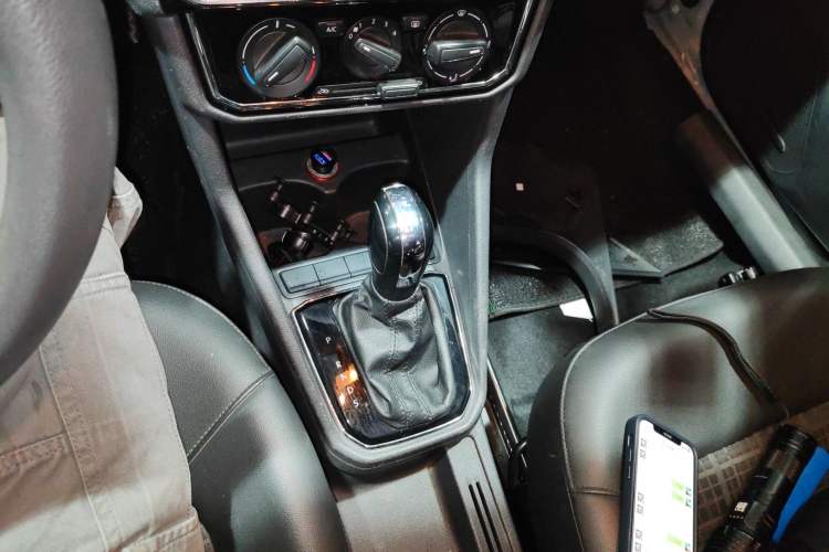 Used Volkswagen Jetta 2017 1.5L Automatic Comfort Model Gear Lever