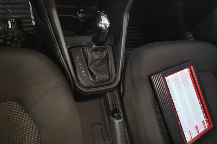 Used Volkswagen Jetta 2017 1.5L Automatic Fashion Model Gear Lever