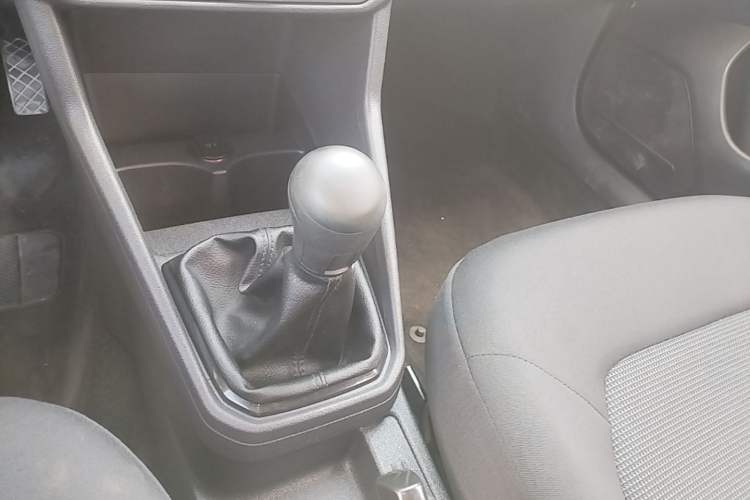 Used Volkswagen Jetta 2017 1.4L Manual Fashion Edition Gear Lever