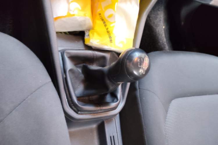 Used Volkswagen Jetta 2017 1.4L Manual Fashion Edition Gear Lever