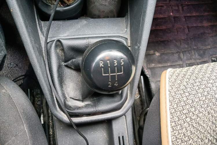 Used Volkswagen Jetta 2017 1.5L Manual Fashion Edition Gear Lever