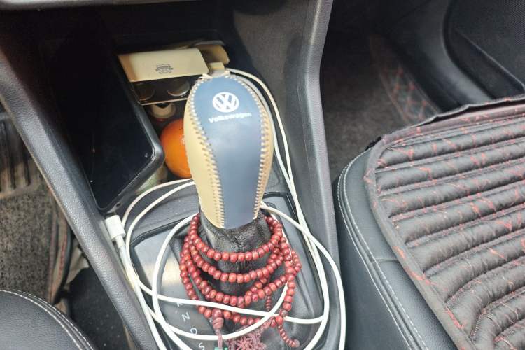 Used Volkswagen Jetta 2017 1.5L Automatic Fashion Model Gear Lever