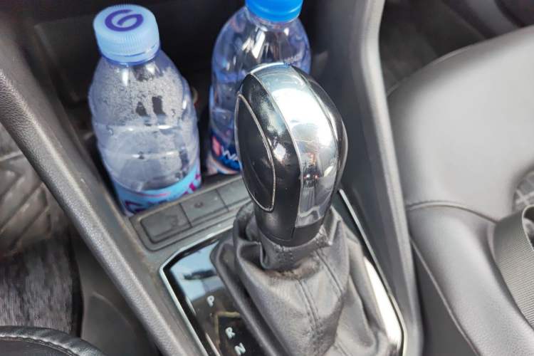 Used Volkswagen Jetta 2017 1.5L Automatic Comfort Model Gear Lever