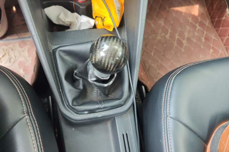 Used Volkswagen Jetta 2017 1.5L Manual Fashion Edition Gear Lever