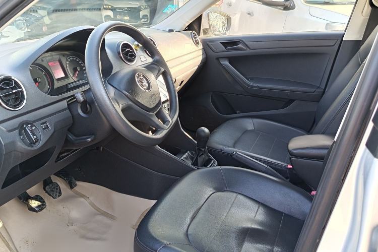 Used Volkswagen Jetta 2017 1.5L Manual Fashion Edition Interior 1