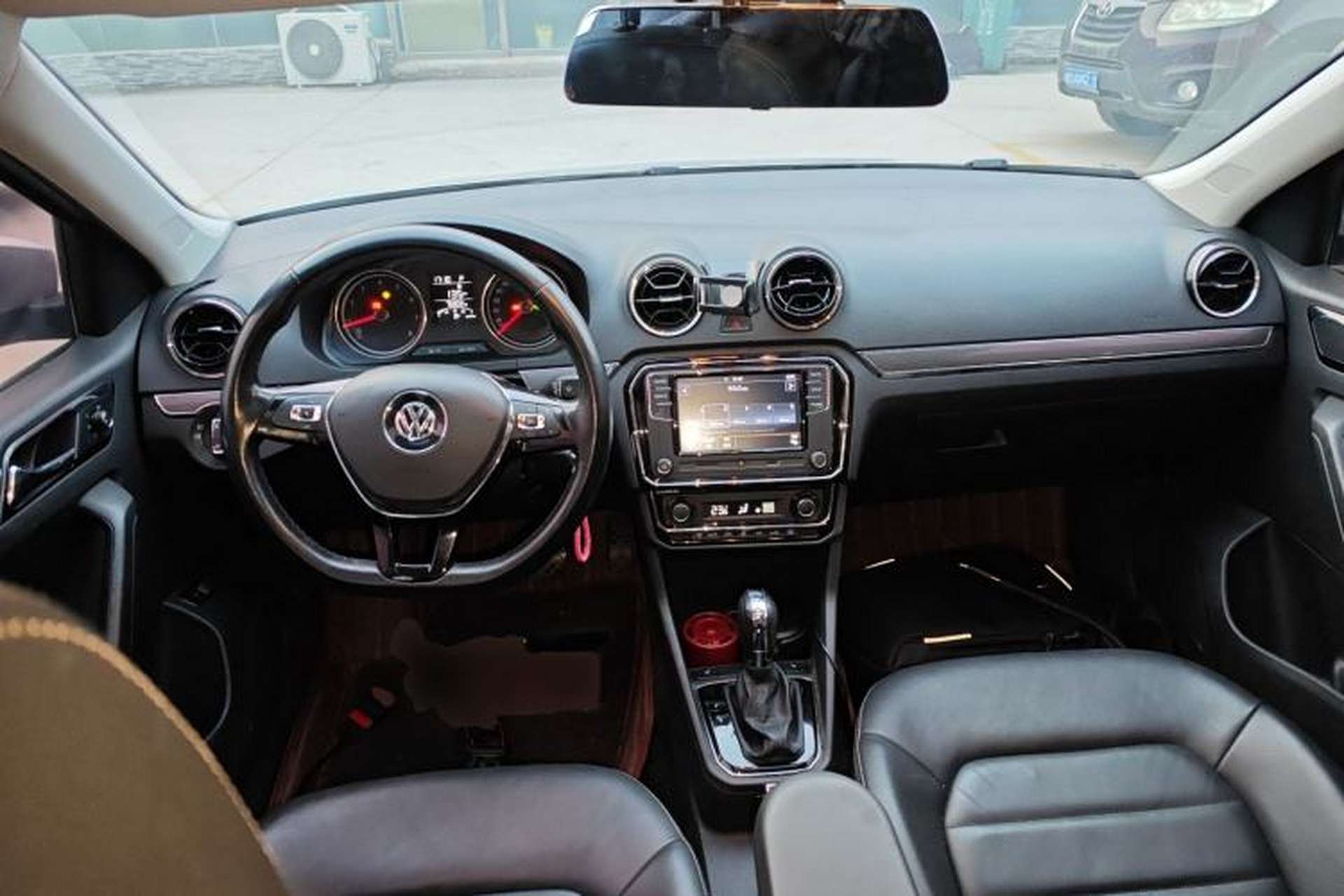 Used Volkswagen Jetta 2017 1.5L Automatic Luxury Model Interior 2