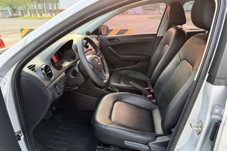Used Volkswagen Jetta 2017 1.5L Automatic Fashion Model Interior 3