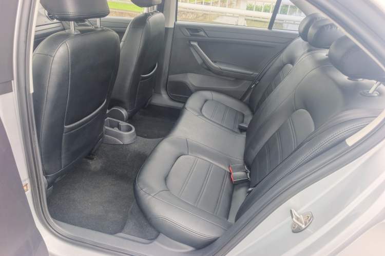 Used Volkswagen Jetta 2017 1.5L Automatic Fashion Model Interior 3