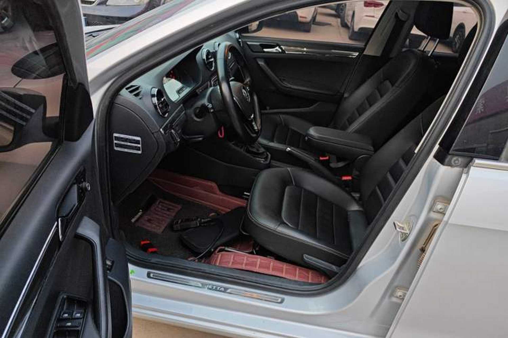 Used Volkswagen Jetta 2017 1.5L Automatic Luxury Model Interior 3