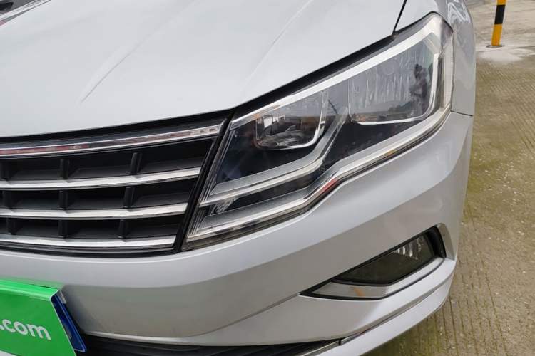 Used Volkswagen Jetta 2017 1.5L Automatic Comfort Model Left Front Headlight