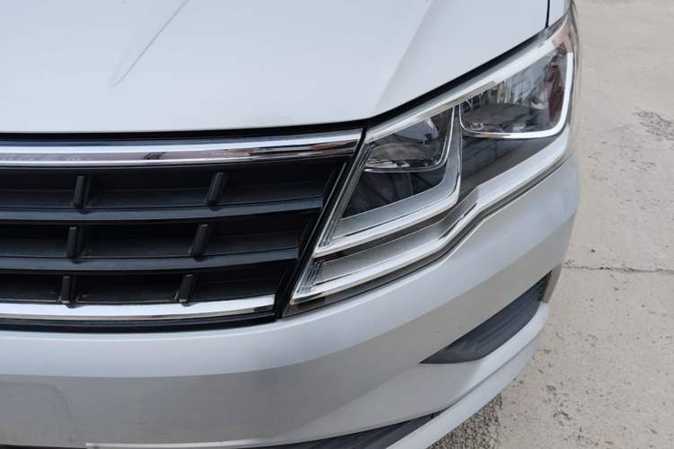 Used Volkswagen Jetta 2017 1.5L Manual Fashion Edition Left Front Headlight