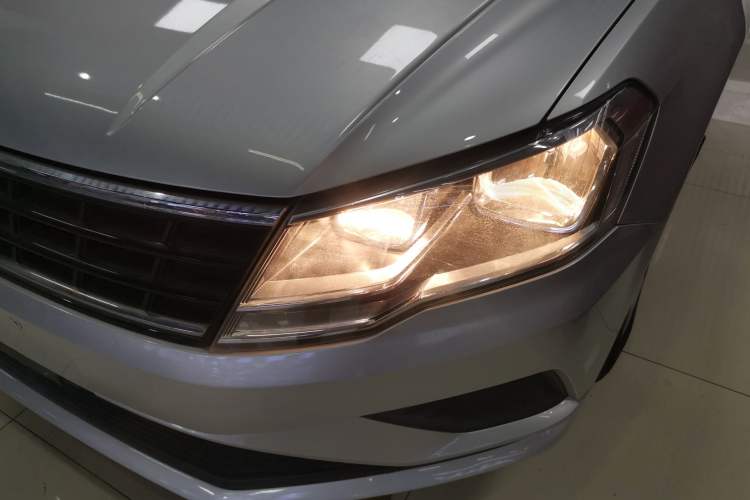 Used Volkswagen Jetta 2017 1.5L Automatic Fashion Model Left Front Headlight