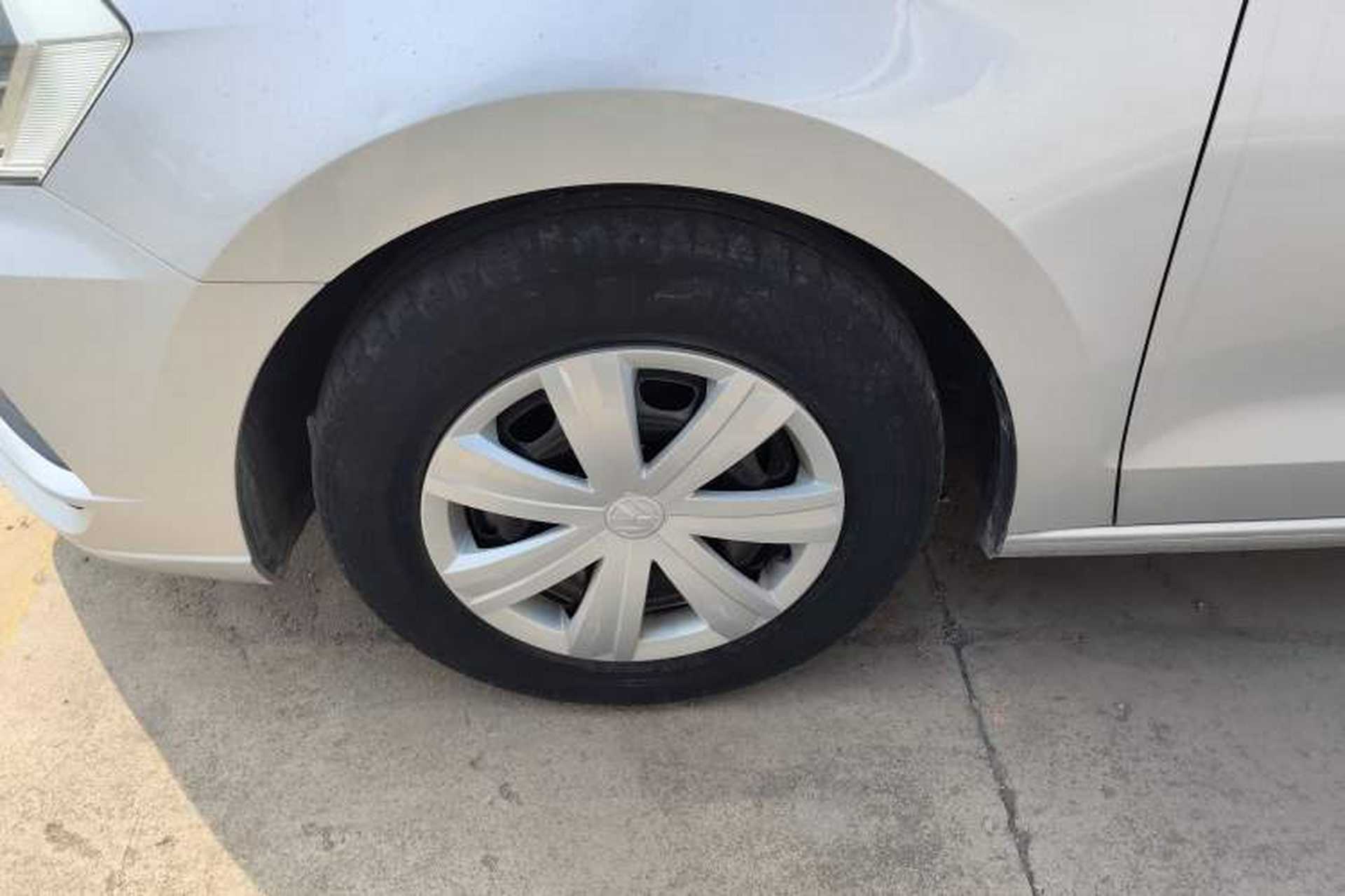 Used Volkswagen Jetta 2017 1.4L Manual Fashion Edition Left Front Wheel Hub
