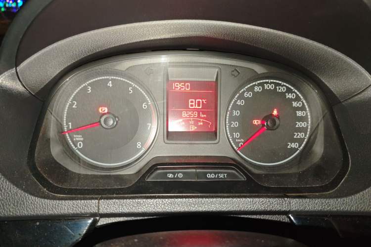 Used Volkswagen Jetta 2017 1.4L Manual Fashion Edition Odometer Close Up