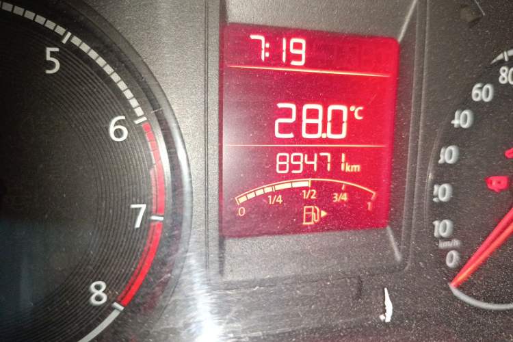 Used Volkswagen Jetta 2017 1.4L Manual Fashion Edition Odometer Close Up
