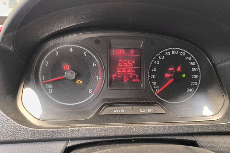 Used Volkswagen Jetta 2017 1.5L Automatic Fashion Model Odometer Close Up