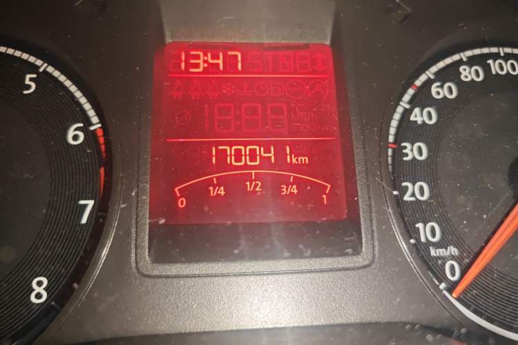 Used Volkswagen Jetta 2017 1.5L Manual Fashion Edition Odometer Close Up
