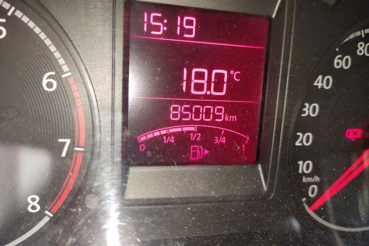 Used Volkswagen Jetta 2017 1.5L Manual Fashion Edition Odometer Close Up