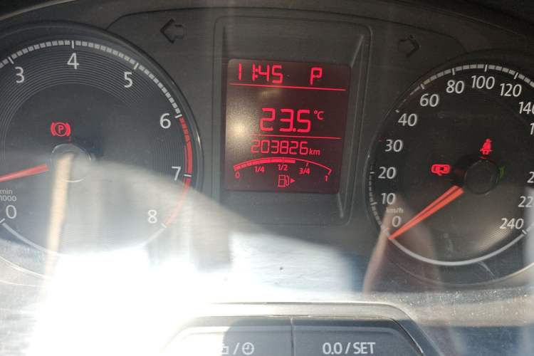 Used Volkswagen Jetta 2017 1.5L Automatic Fashion Model Odometer Close Up