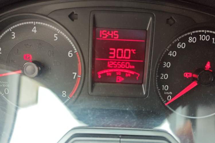 Used Volkswagen Jetta 2017 1.5L Manual Fashion Edition Odometer Close Up