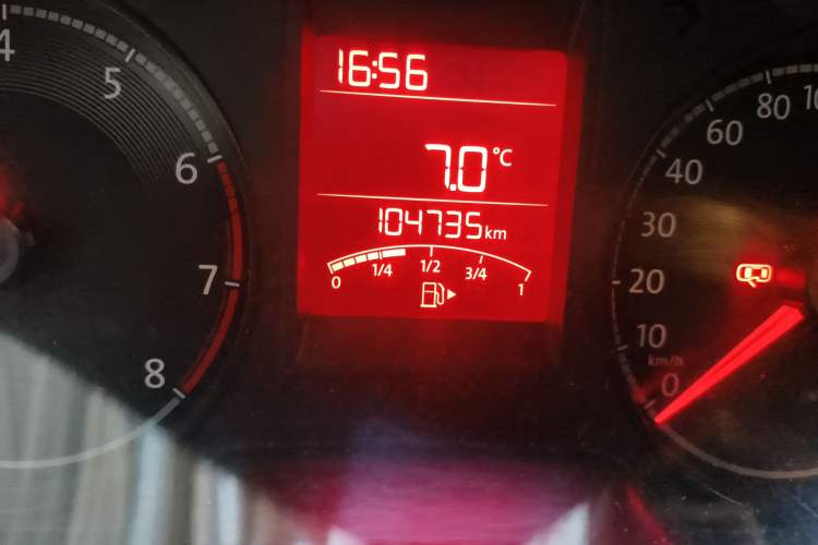 Used Volkswagen Jetta 2017 1.5L Manual Fashion Edition Odometer Close Up