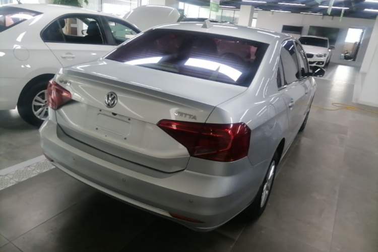 Used Volkswagen Jetta 2017 1.4L Manual Fashion Edition Rear Right 45 Deg